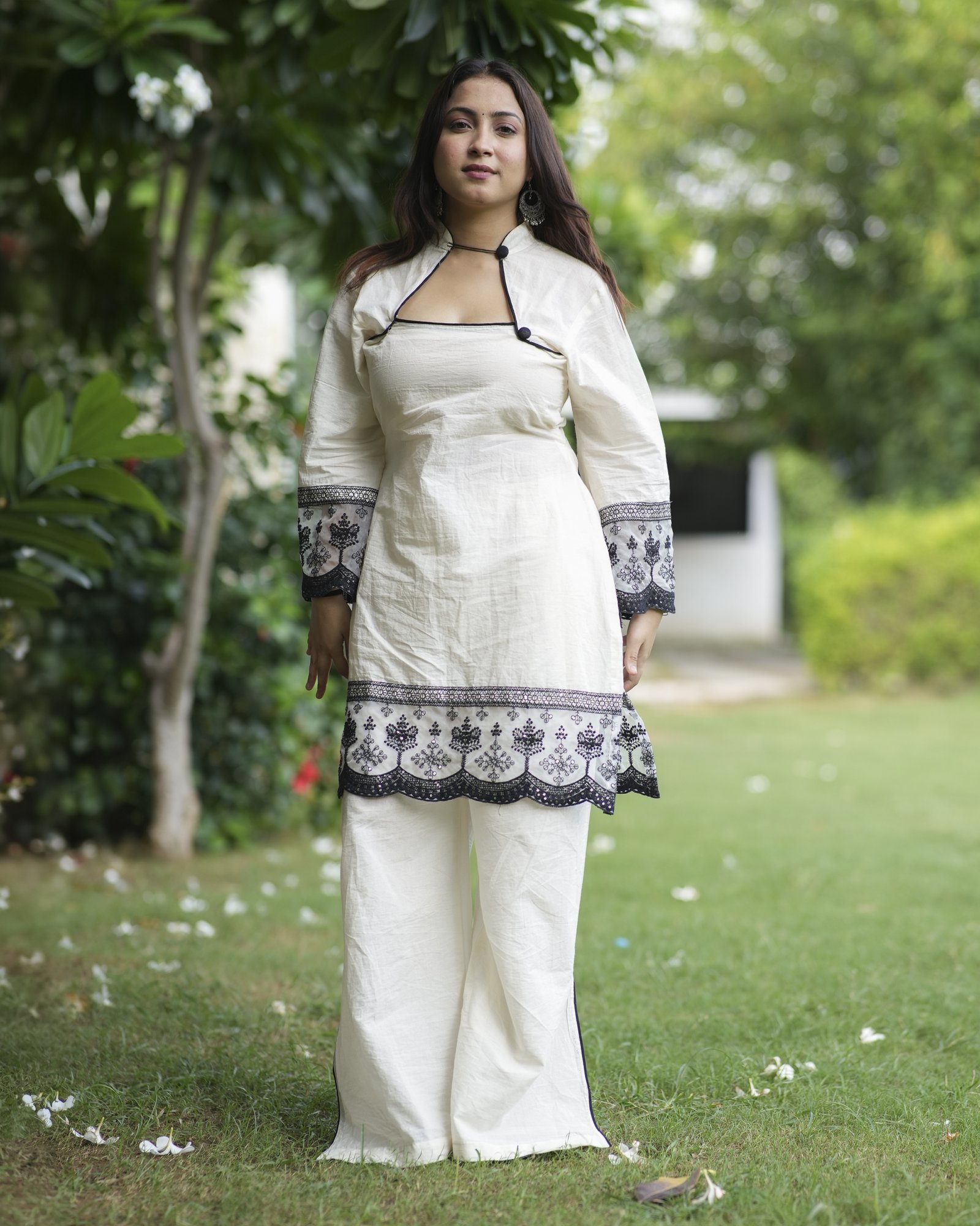 White Cambric Cotton Embroidered Kurta Pant Set for Women - Image 3